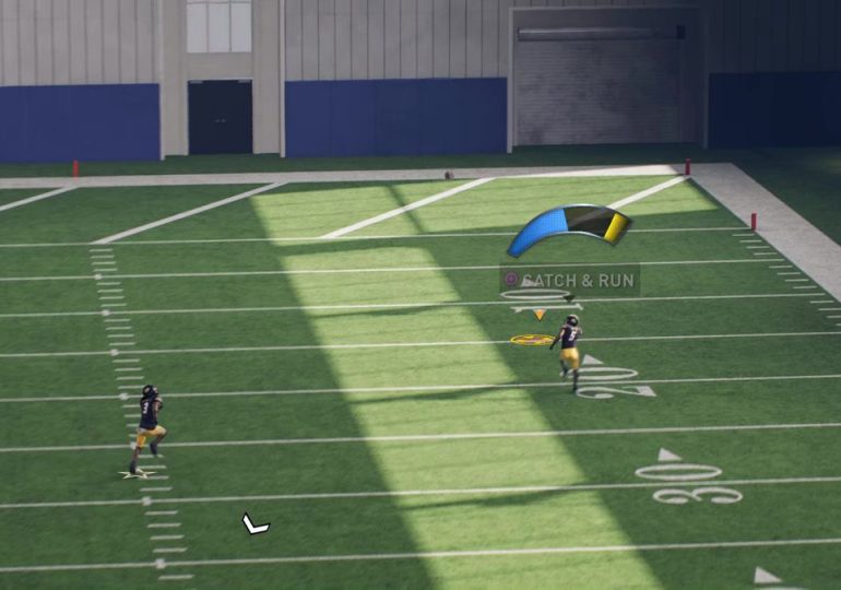 How to throw a touch pass in EA Sports College Football 25