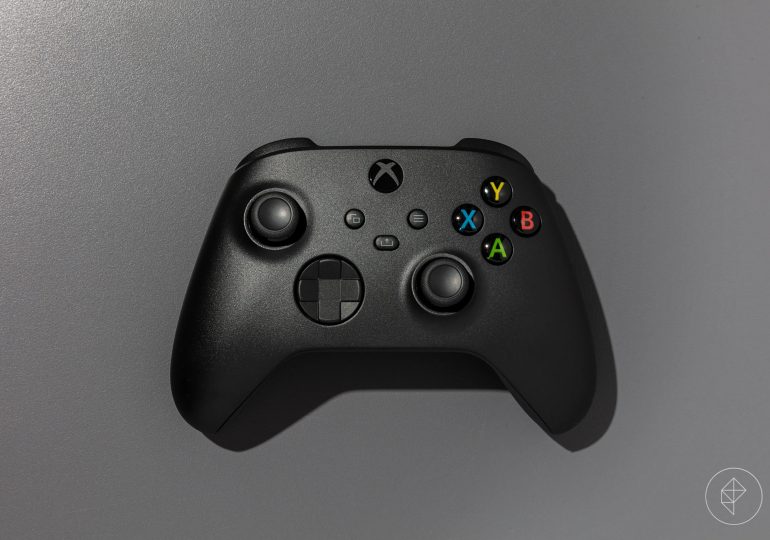 The trusty Xbox wireless controller is $20 off at Woot